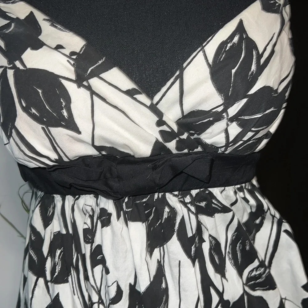 Black and white dress - Picture 2 of 4